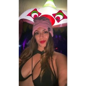 Meet your Posher, Deisy